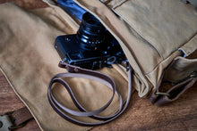 Load image into Gallery viewer, Linnhie Classic Leather Neck Strap