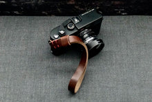 Load image into Gallery viewer, ROMA Leather Wrist Strap